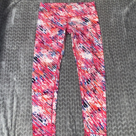 Lot of 5 pair of Leggings.  Size Large. - Picture 2 of 15